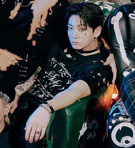 dreamjeons's tweet photo. tattoos on full display on top of the leather choker, piercings and rockstar jungkook?? https://t.co/BEavKrewsK
