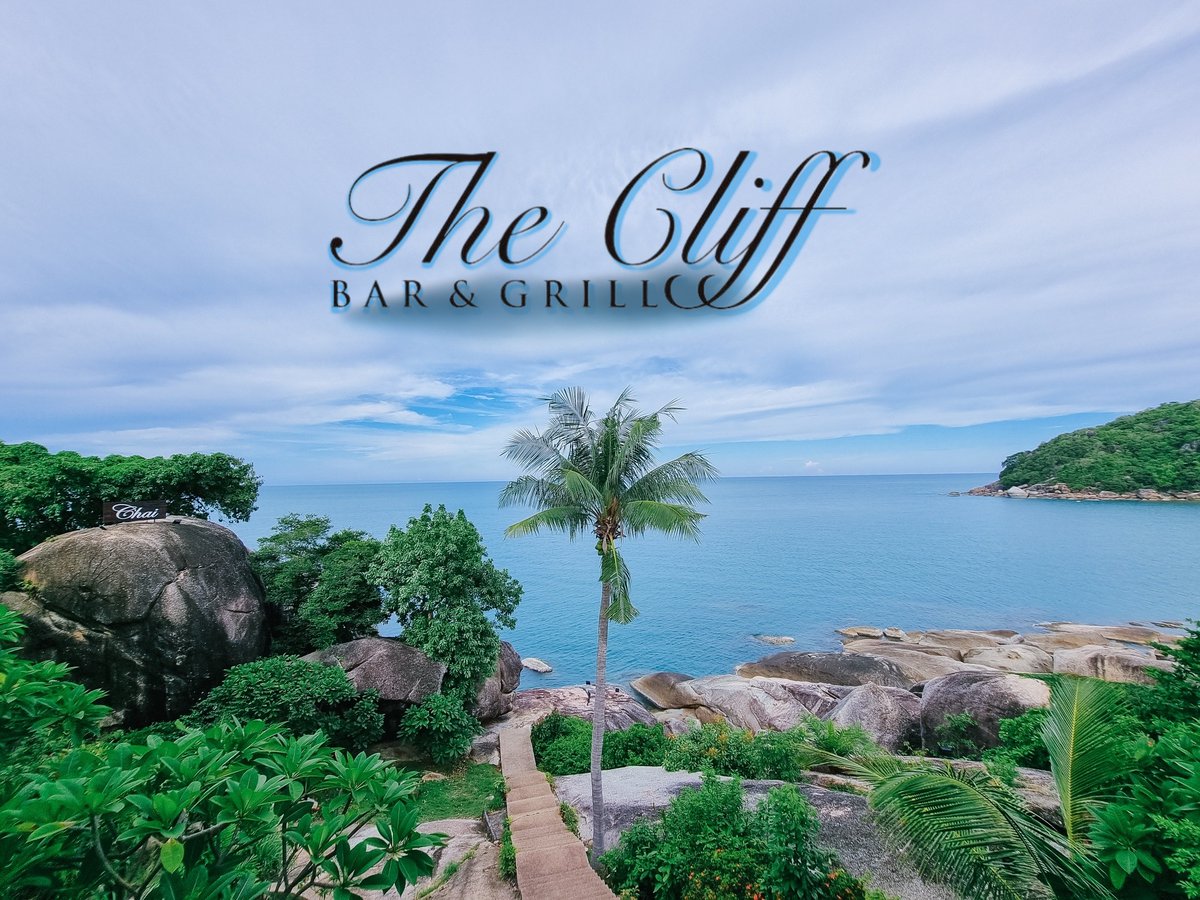 cliff_koh's tweet photo. The Cliff Bar &amp; Grill ถัดไปอีกจุดชมวิวของหมู่บ้านกงจินเวอร์ชันสมุย คือ ร้านอาหาร "เดอะ คลิฟ บาร์ แอนด์ กริลล์" ตั้งอยู่บนหน้าผา ให้บริการอาหารสไตล์เมดิเตอร์เรเนียน จัดเต็มทั้งอาหารทะเล เนื้อนำเข้า ในรูปแบบพรีเมียม ไปลองกินกันได้ . 
#ที่เที่ยวสมุย https://t.co/1nwW2G7Pyy