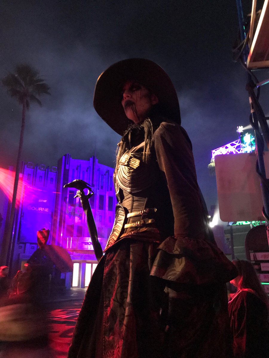 WerewolfExec's tweet photo. Wicked. #Hacktion #HHN30 https://t.co/DYWWf4Yx3w