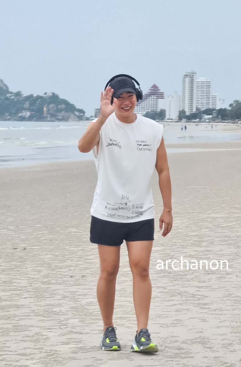 jnamzz's tweet photo. คนน่ารักเค้าก็ใส่แขนกุดกันทั้งนั้นแหล่ะ งื้ออออออออ จะนู๋ 🤏🏼 #เป๊กผลิตโชค

Cr. แม่เนย , archanon https://t.co/vFbqbrHtnk