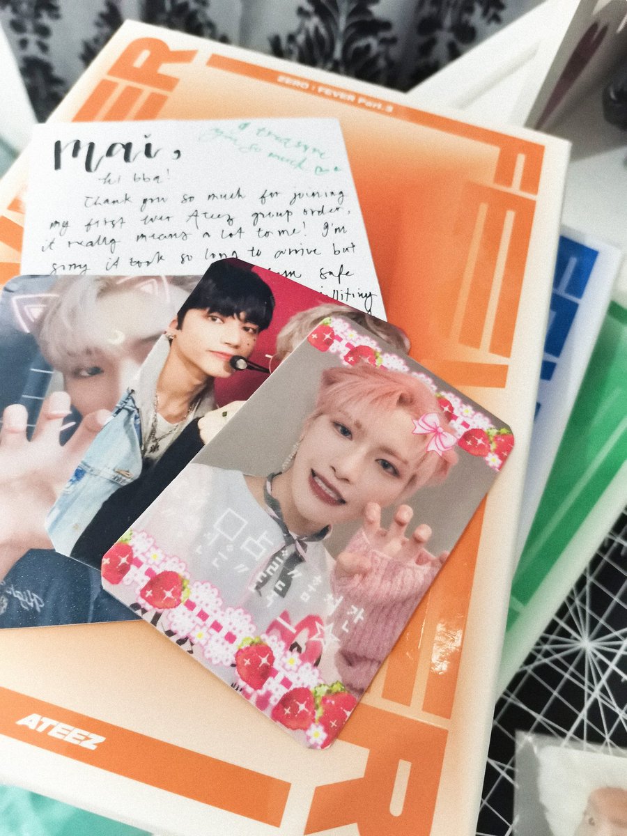 mingojou's tweet photo. happy mail ~ π΄ββ οΈ
tysm ate @winterlilyph for my fever pt. 3 albums! they came safely hehe
#wntrlilyfeedbacks
Λβ‘ #arigojo β‘Λ https://t.co/anH9PtLfkm