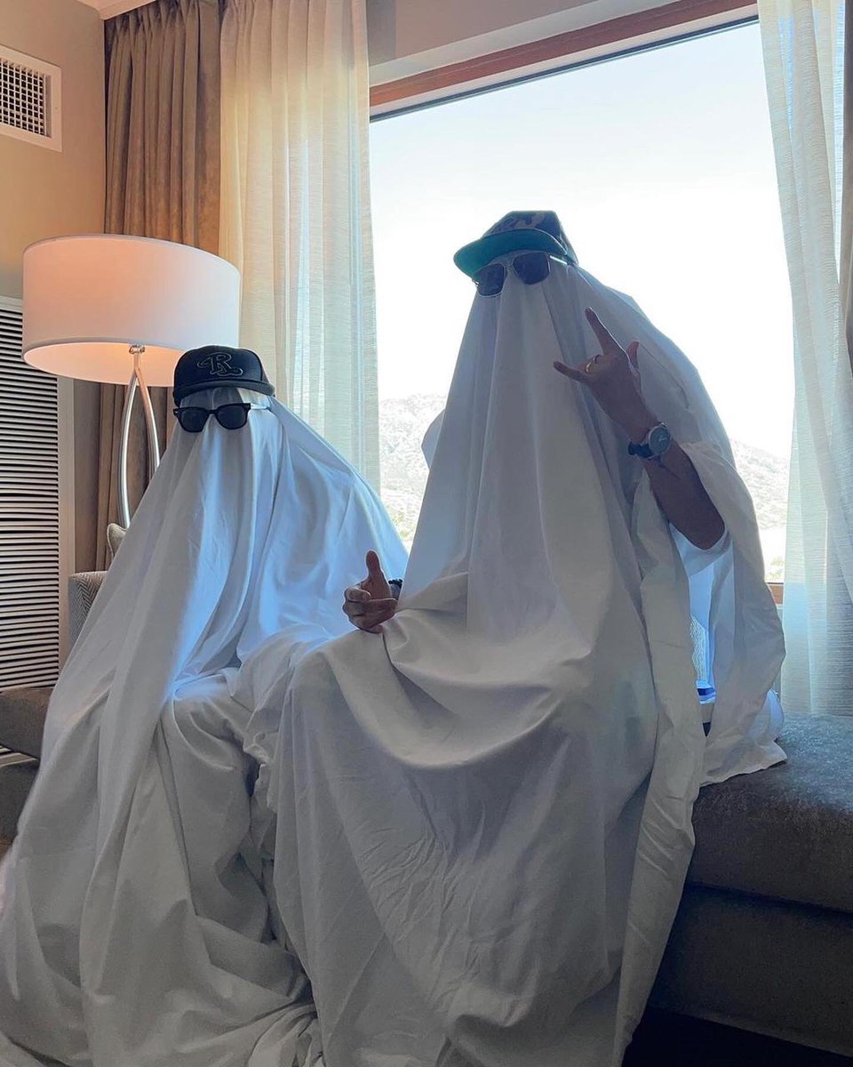 ElRecodoOficial's tweet photo. Estos fantasmas traen todo el flow #happyhalloween 👻 https://t.co/DNlimhGPqd