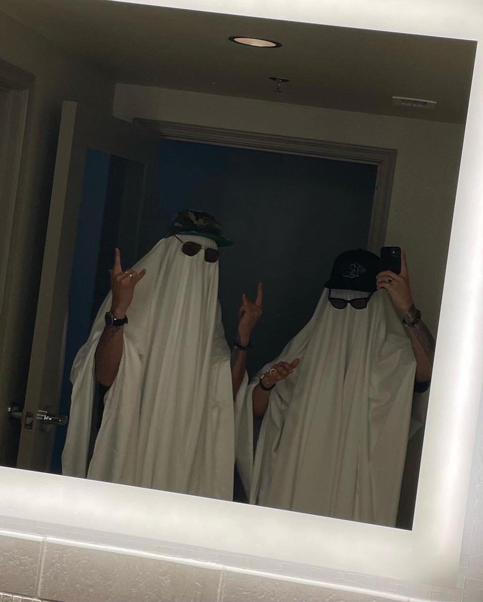 ElRecodoOficial's tweet photo. Estos fantasmas traen todo el flow #happyhalloween 👻 https://t.co/DNlimhGPqd