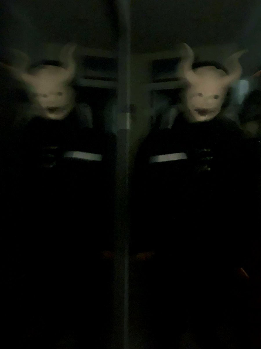 SpaceLordJuno's tweet photo. 𝕬𝖓𝖉 𝖏𝖚𝖘𝖙 𝖑𝖎𝖐𝖊 𝖙𝖍𝖆𝖙, 𝖍𝖊 𝖉𝖎𝖘𝖆𝖕𝖕𝖊𝖆𝖗𝖊𝖉 𝖎𝖓𝖙𝖔 𝖙𝖍𝖊 𝖓𝖎𝖌𝖍𝖙... 𝖂𝖊 𝖒𝖚𝖘𝖙 𝖇𝖊 𝖗𝖊𝖆𝖉𝖞 𝖋𝖔𝖗 𝖍𝖎𝖘 𝖗𝖊𝖙𝖚𝖗𝖓 𝖓𝖊𝖝𝖙 𝕳𝖆𝖑𝖑𝖔𝖜𝖊𝖊𝖓. 

𝖄𝖔𝖚𝖛𝖊 𝖘𝖊𝖊𝖓 𝖙𝖍𝖊 𝖇𝖚𝖙𝖈𝖍𝖊𝖗.🎃🦷🪓 #halloween2021 #UrbanLegend #JunosWorld https://t.co/v0ssM8KmXt