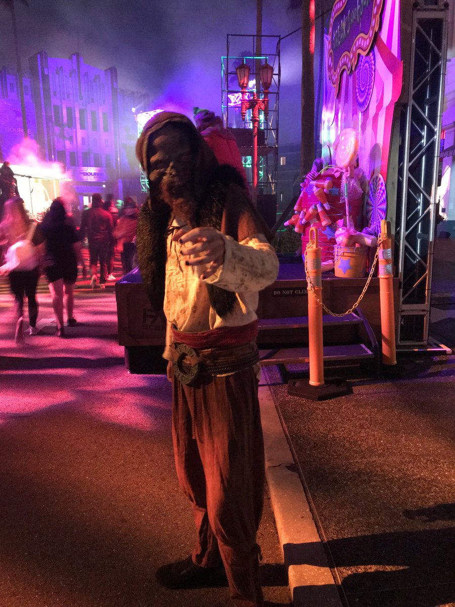 WerewolfExec's tweet photo. Finally caught a photo of my favorite Viking. #HHN30 #Hacktion https://t.co/n8DARcCtSY