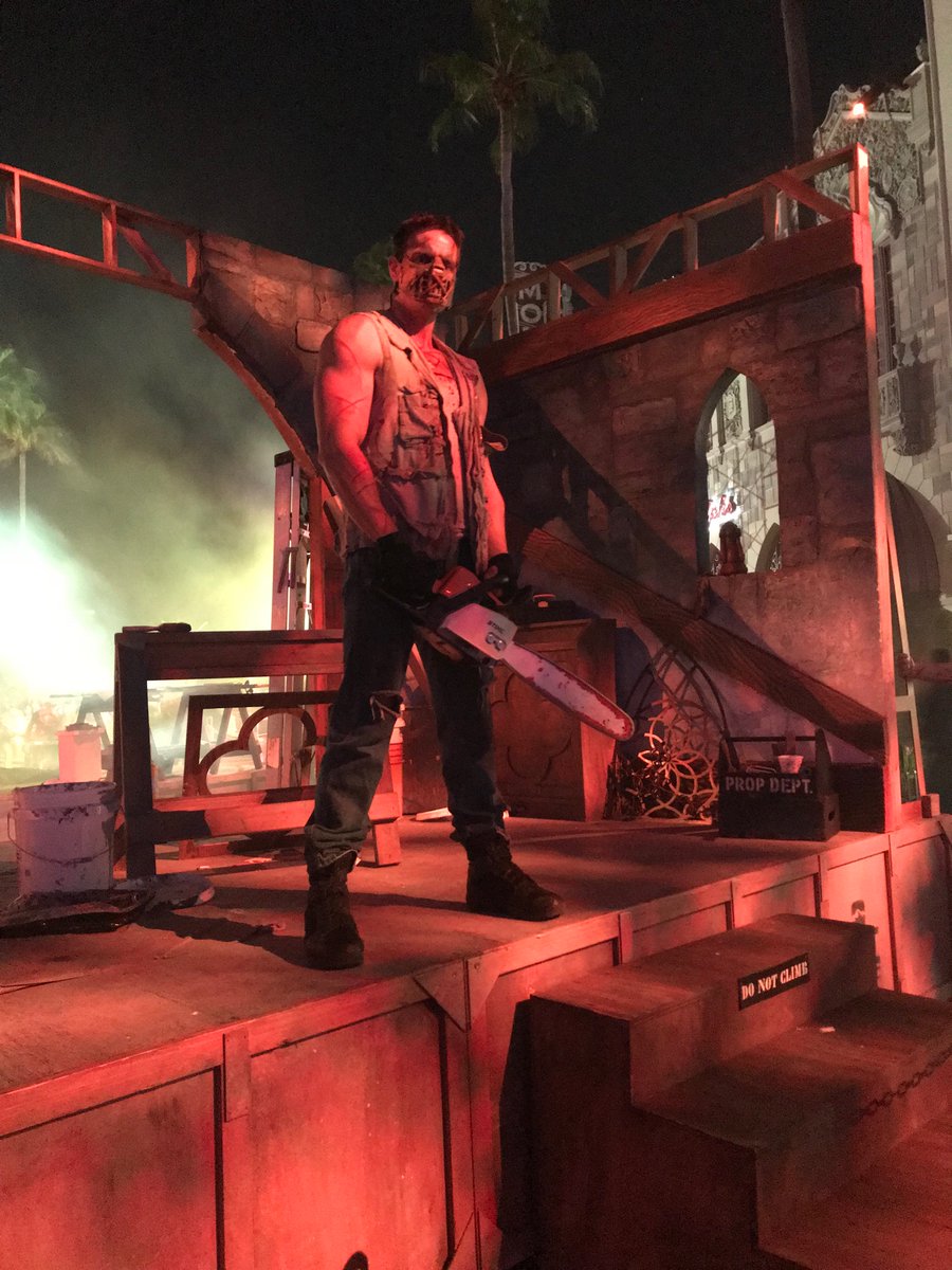 WerewolfExec's tweet photo. Congrats to The Icon We Deserve for leading the Street of the Year. The world wasn’t ready for you Eddie. But you’ll get your time to shine. #HHN30 #Hacktion https://t.co/Gb4GEgr4xi