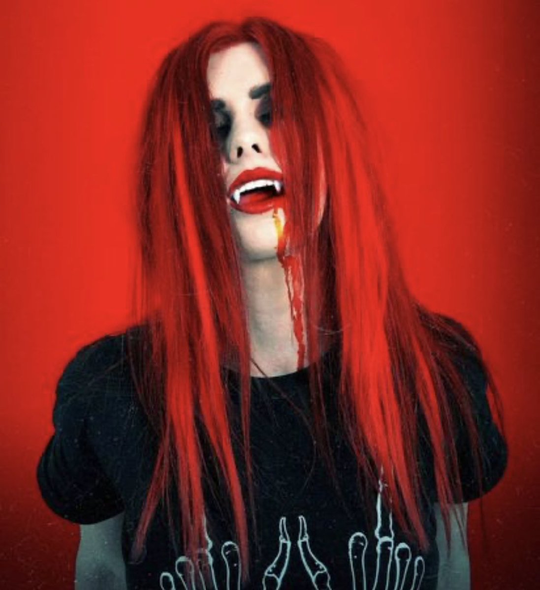 emmyredhook's tweet photo. Halloween sucks &amp; so do I https://t.co/eqbgqcXI9B