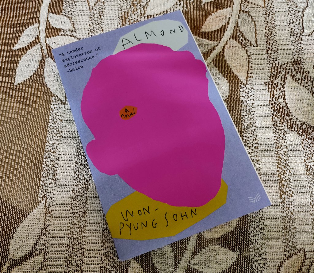 howtosuga's tweet photo. went to a bookstore yesterday and i was so happy (well..) that im not buying anything and then fren pointed out this book ;-; and of course i had to get it
#bts #btsbooks https://t.co/TTbwLRjZ5f