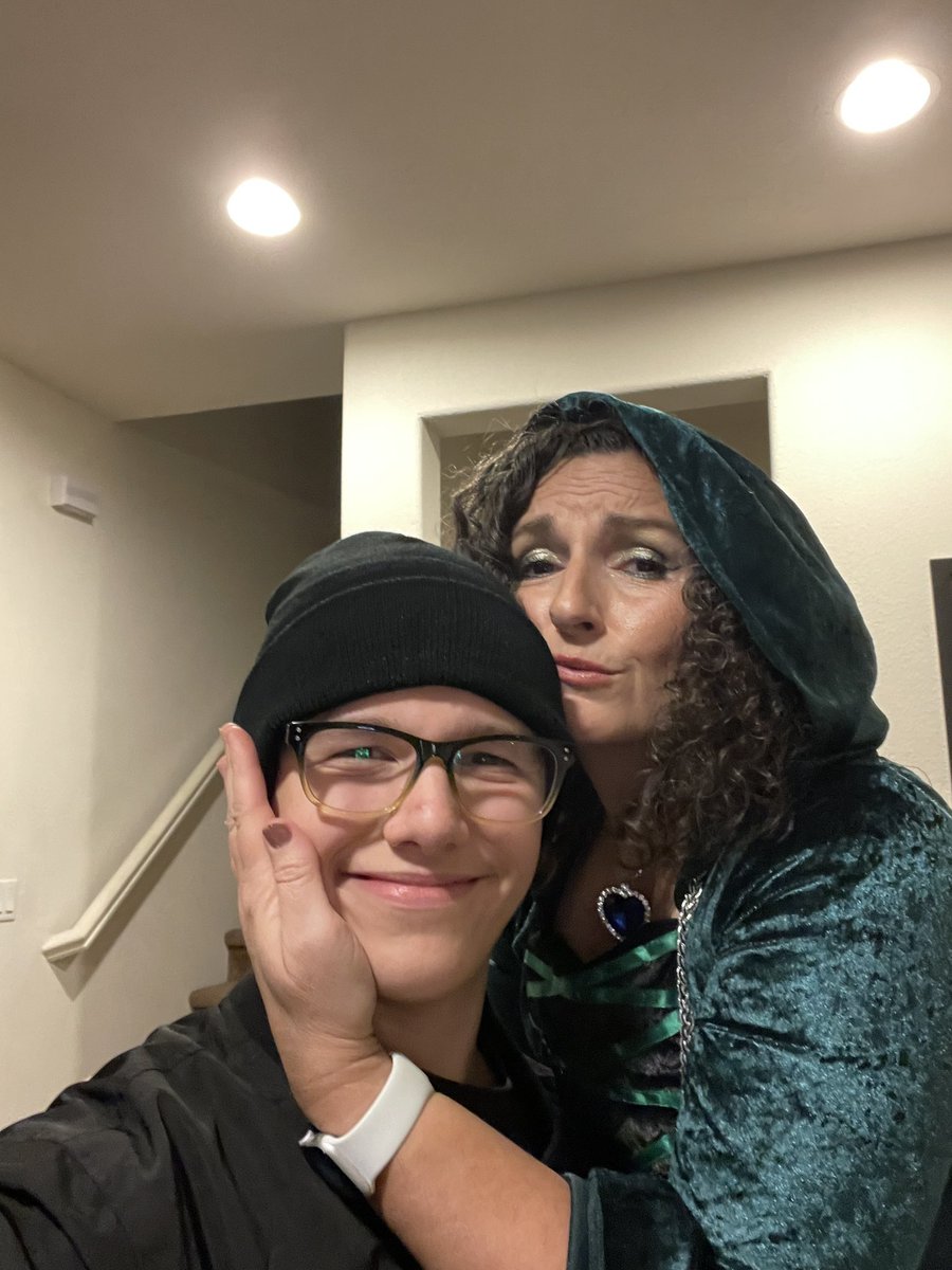 LynnetteKraft's tweet photo. @HarrisonKraft2 really pulled off @Tanner_Wiseman for Halloween. @destinationfear https://t.co/R4jbrxOUmT