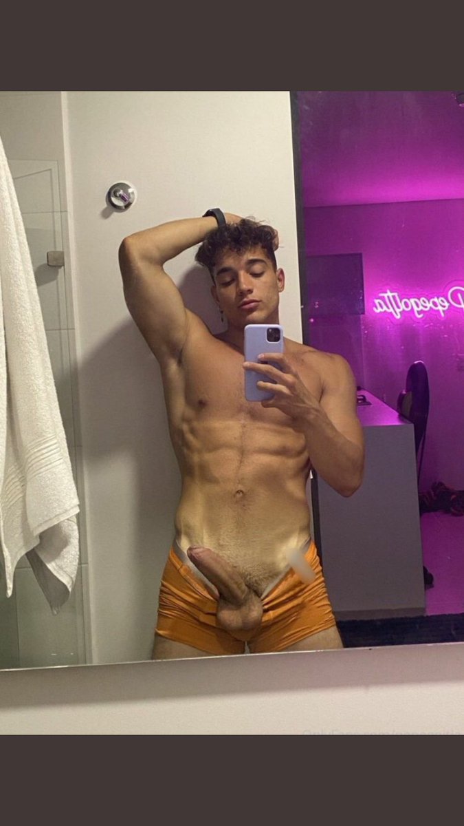 PackDeF69938578's tweet photo. t.coJhxlt3HUGO 