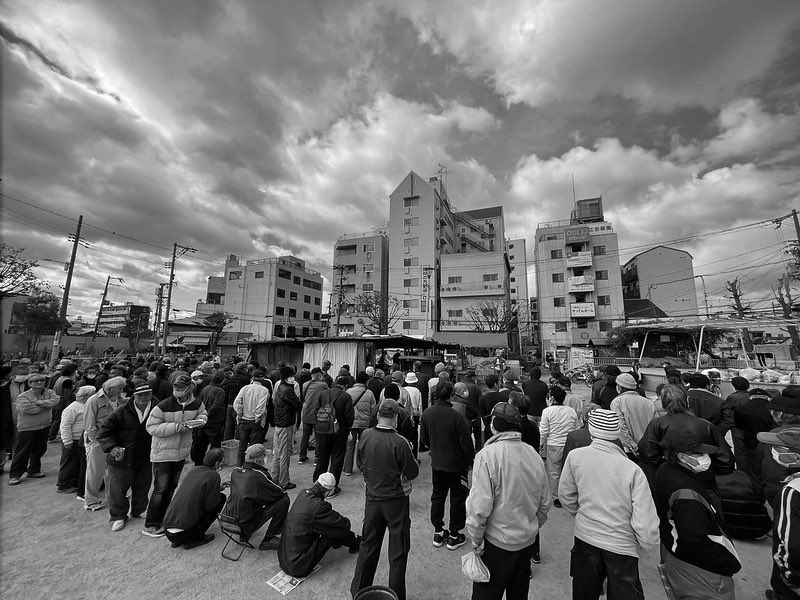 REGULATOR_CREW's tweet image. #GiveJeansAChance を今年も開催
毎年行う大切な活動です、今年で11年目。
不要になった男性用アパレル(パンツ、ジャケット、その他何でも)をお客様から回収し、ホームレスならびに日雇い労働者に直接寄付します。是非実施店舗まで。
【特典】寄付されたその日はパンツがALL20%OFF
#volcom #regcrew