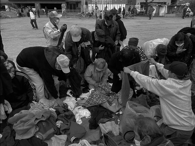 REGULATOR_CREW's tweet image. #GiveJeansAChance を今年も開催
毎年行う大切な活動です、今年で11年目。
不要になった男性用アパレル(パンツ、ジャケット、その他何でも)をお客様から回収し、ホームレスならびに日雇い労働者に直接寄付します。是非実施店舗まで。
【特典】寄付されたその日はパンツがALL20%OFF
#volcom #regcrew