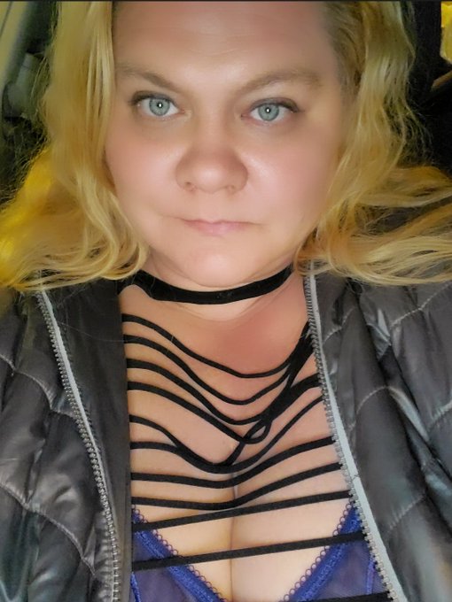 I may be super sick right now but check out my Halloween Cleavage 👀  Also, don't forget my Goal of being<a href="/tag/halloween2021"class="tags"><span>#halloween2021</span></a><a href="/tag/adultmutualaid"class="tags"><span>#adultmutualaid</span></a>