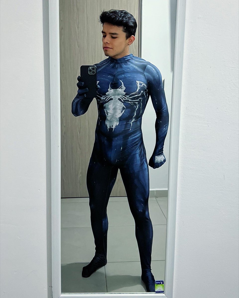 HDamian_n's tweet photo. Halloween!!! https://t.co/i8wCnUHB4S