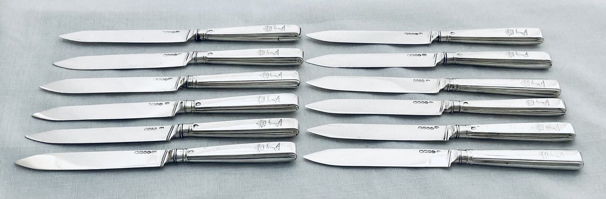 BassetlawA's tweet photo. A George IV cased set of twelve Irish silver fruit knives. Each is crested for Richard Trench, 2nd Earl of Clancarty. Hallmarked for Dublin 1826 by Stephen Bergin. #Irishsilver #Clancarty #Georgian #antiques #Heusden https://t.co/mB6DX2d5tE