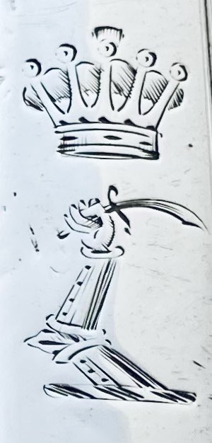 BassetlawA's tweet photo. A George IV cased set of twelve Irish silver fruit knives. Each is crested for Richard Trench, 2nd Earl of Clancarty. Hallmarked for Dublin 1826 by Stephen Bergin. #Irishsilver #Clancarty #Georgian #antiques #Heusden https://t.co/mB6DX2d5tE