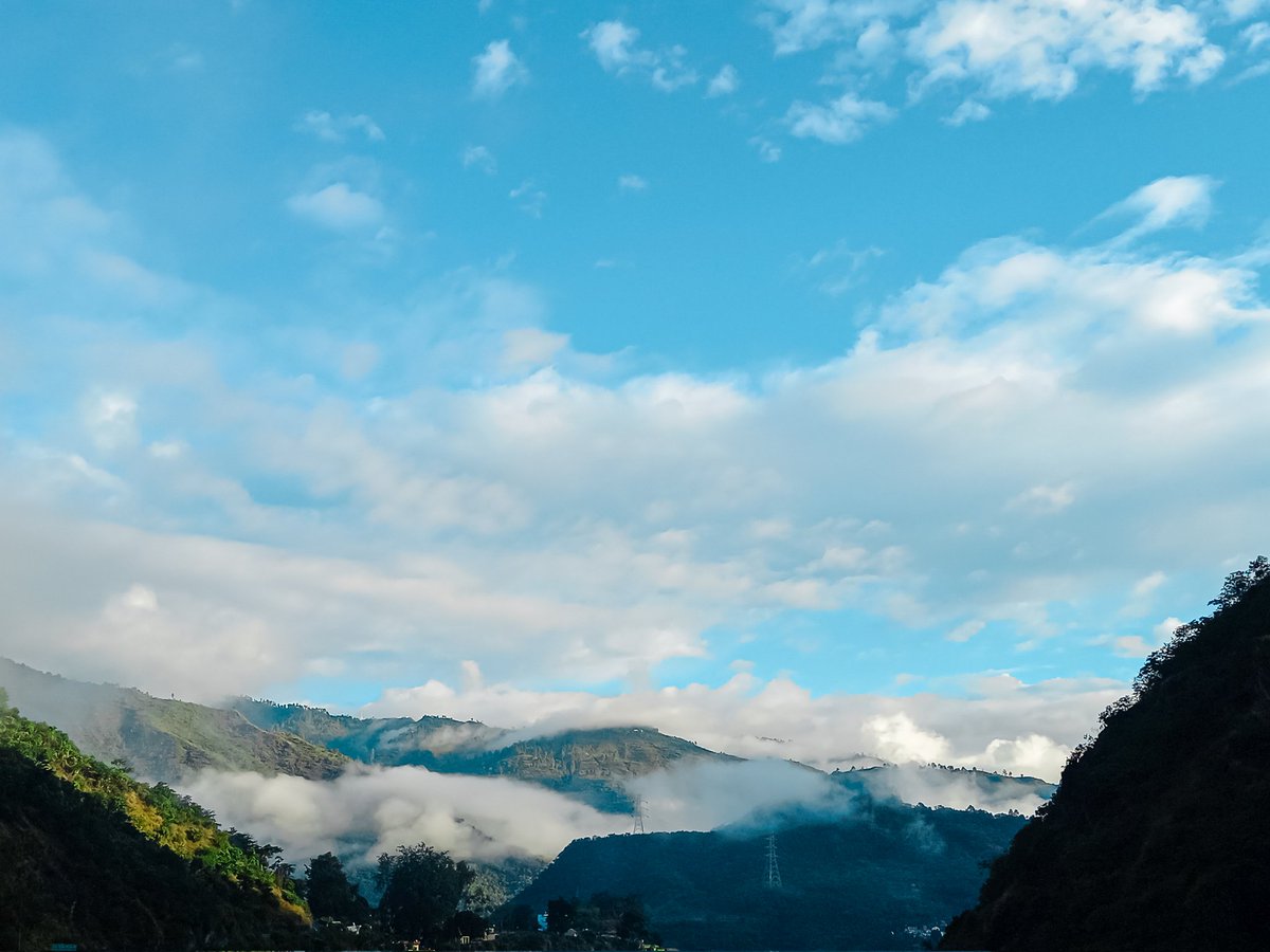 amitbhatiind's tweet photo. Good morning from Soma Creative headquarters in the hills.
#hills #hillstationsofindia #hillstation #headquarters #workfrommountains #workmotivation #worktravel #worklife #workit #socialmediamarketingagency #agencylife #travelwithwork #travelphoto #Uttarakhand #travelblog https://t.co/5g7VOQSlyc