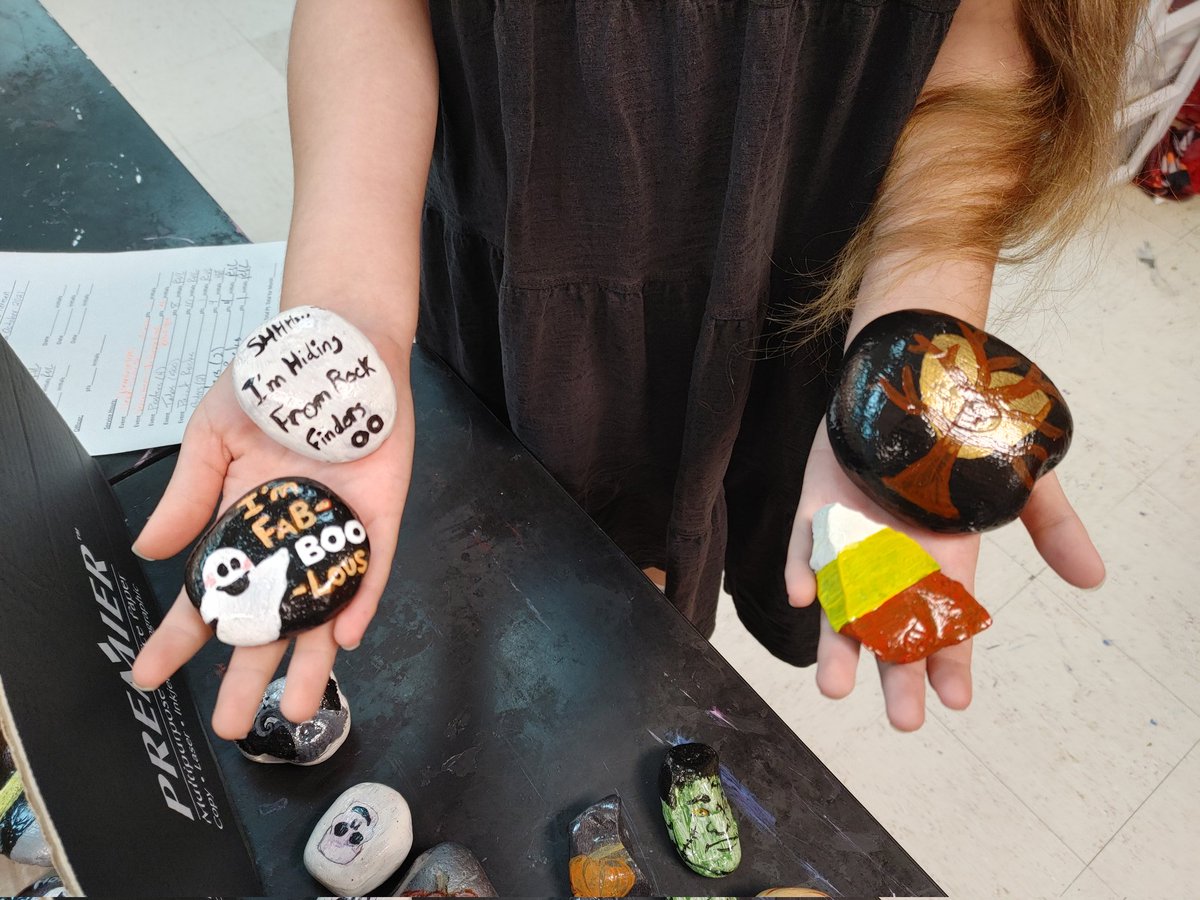 OFAM_Rocks's tweet image. I hope everyone at the Junior High enjoyed searching for Fall/Halloween rocks this past Friday!  Here are a few of the 40 that were hidden.  If you found one, post a photo of it here on #OFAM_Rocks for us to see!