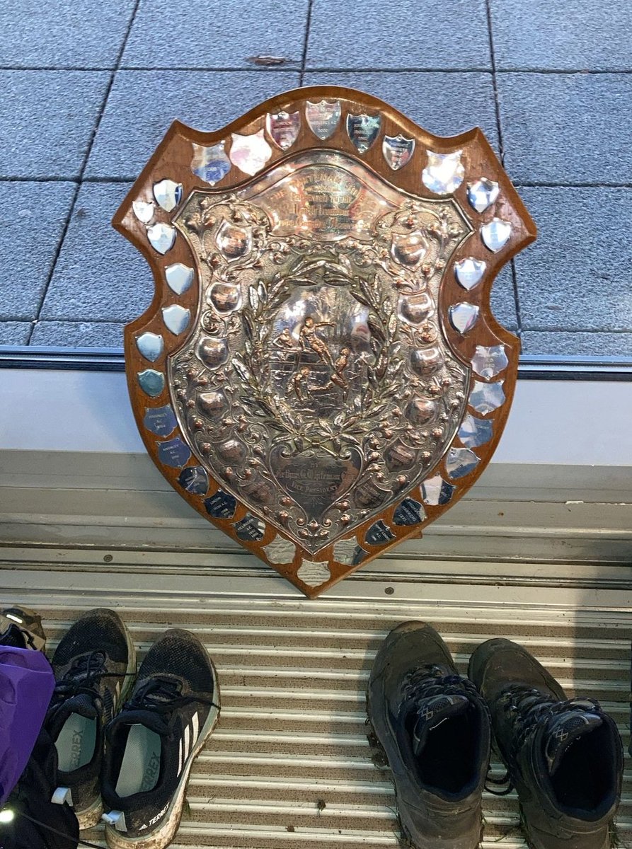 vphthac's tweet image. Our men retained this beast of a trophy at the North London XC Championships on Saturday. And our women came in a fantastic 2nd. Well done runners, volunteers and cheerers! Thanks @HillingdonAC1 for great hosting!
Full results british-athletics.co.uk/covid19/2021/n…