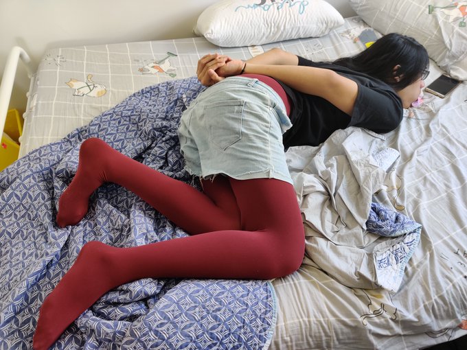 I love being zip tied up, really makes me feel safe and secure c: Yes I'm having too much fun and it