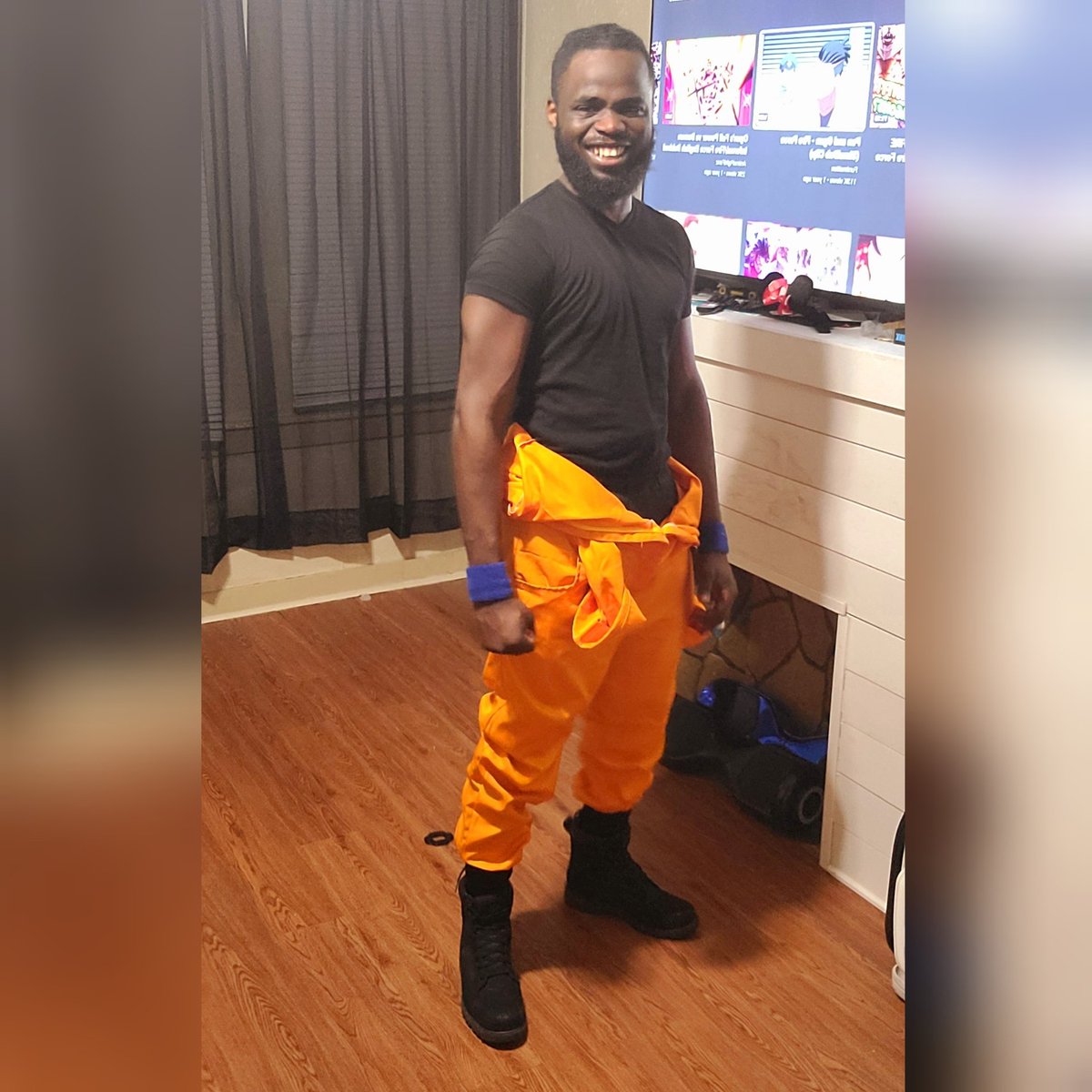 Nigerianskiller's tweet photo. Ok my 1st time cosplaying ever. If yall finna roast me go easy I'm new to this 😭

Fun fact I'm Nigerian and my mum is yoruba, ogun is a god in yoruba folklore so it was only right I did this it was either this or onyankopon lmao
#fireforce #anime #halloween2021 https://t.co/RpdMw6MvNo