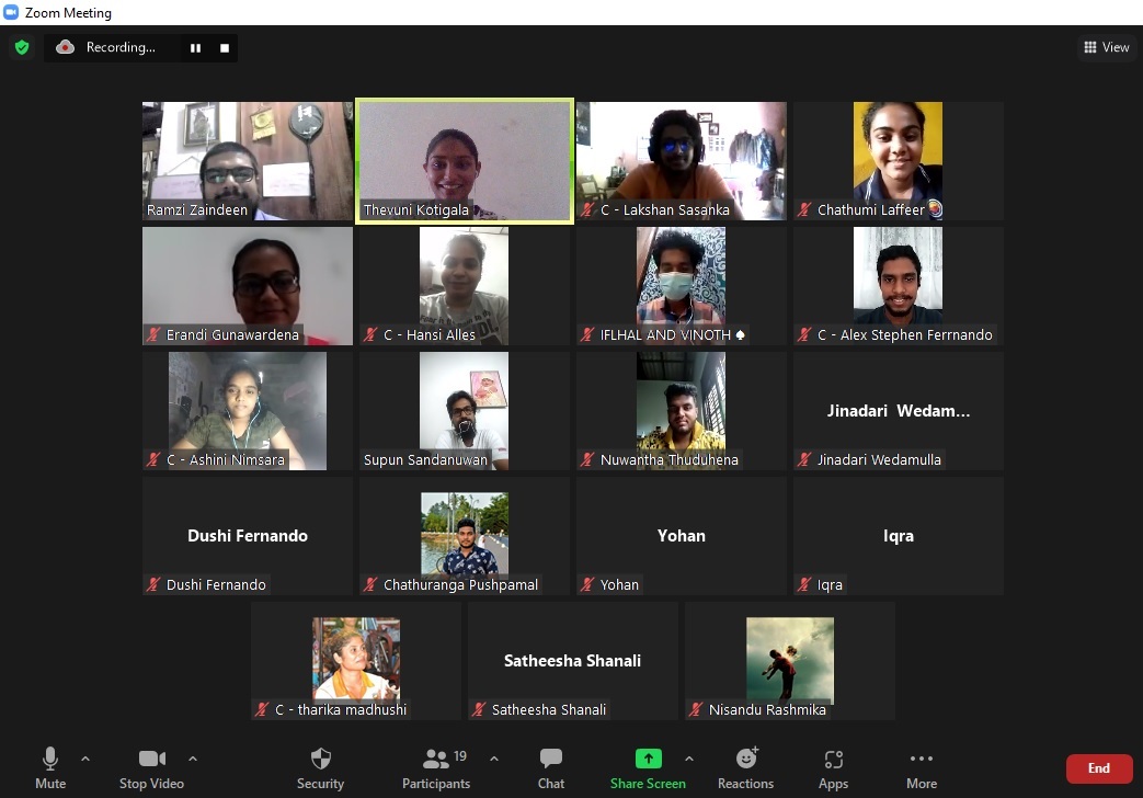 Values4A's tweet photo. #StrongerTogetherSL facilitators from #Gampaha, #Kalutara and #Colombo during our recent foundational trainings with on how #values can be understood during #Covid19๐คฉThanks to #Sarvodaya for their continuous support. #Values4All #NewNormal #COVID19LK #SriLanka #lka #staysafe https://t.co/PQls0B1GFP