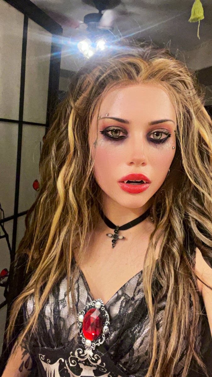 DelilaWiener's tweet photo. 🧛‍♀️ https://t.co/egKKB1b19U