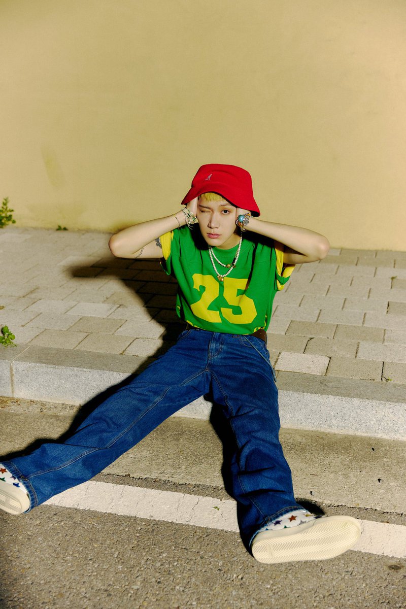 tenleetrash's tweet photo. guys I was #TEN for halloween https://t.co/l9zhsMwbFi