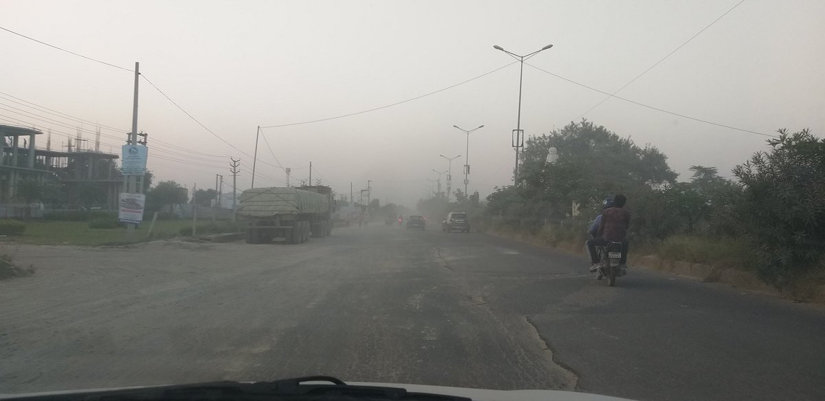 amandchawla's tweet photo. Govt always talk about #pollution from #stubbleburning #crackers #vehicles

What about this #RoadDust pollution which is everywhere in #Gurugram ⁉️

#potholes are killing people 

Why #authorities #Babus are not penalized for this ⁉️

@mlkhattar @anilvijminister @rakeshdaultabad https://t.co/QihCBzVk5N