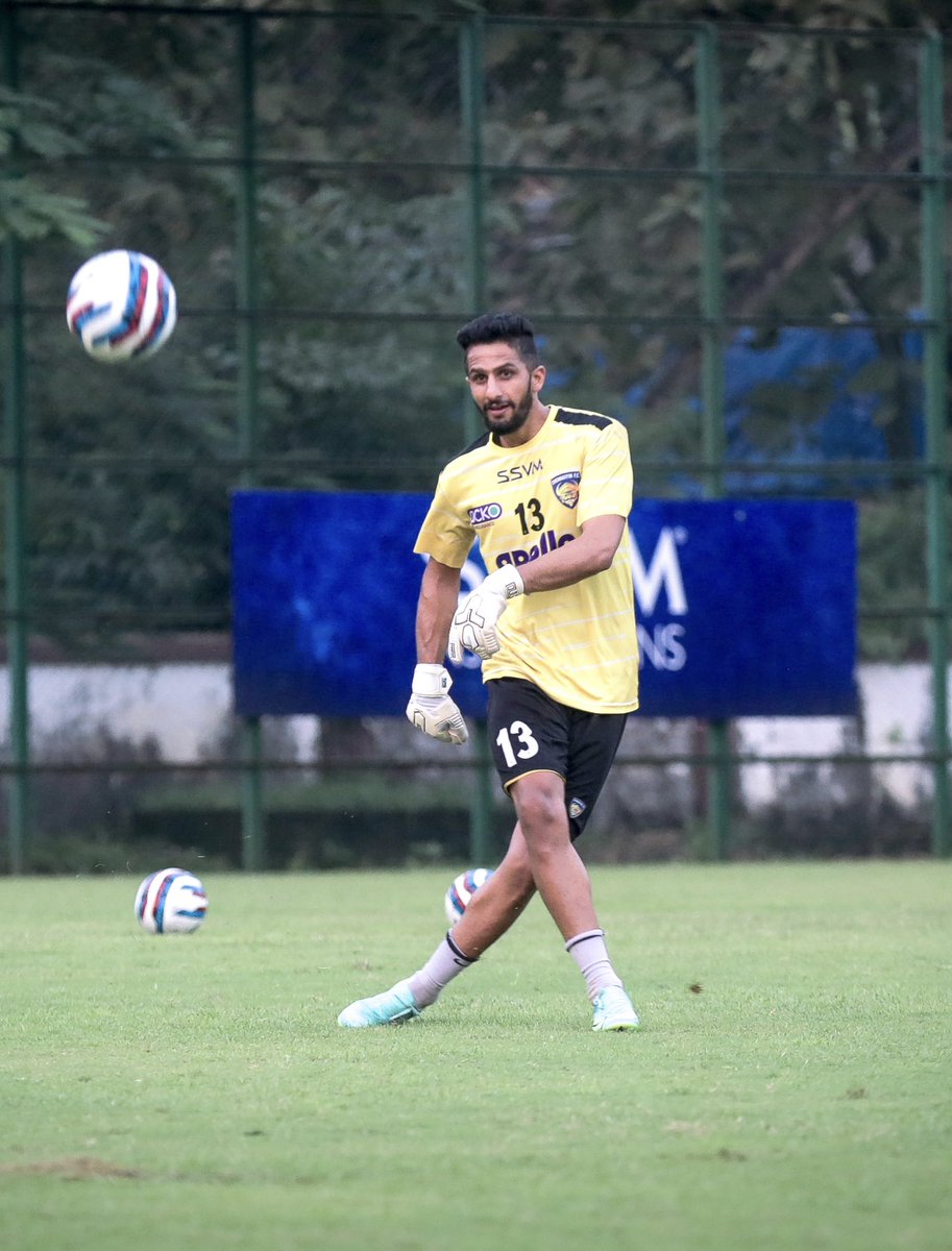 vishalkaith01's tweet photo. Start off this week with a positive attitude! ⚽✨
#MondayMotivation
#workhardplayhard
#AllInForChennaiyin
#vk13 https://t.co/bXkUZMQor7