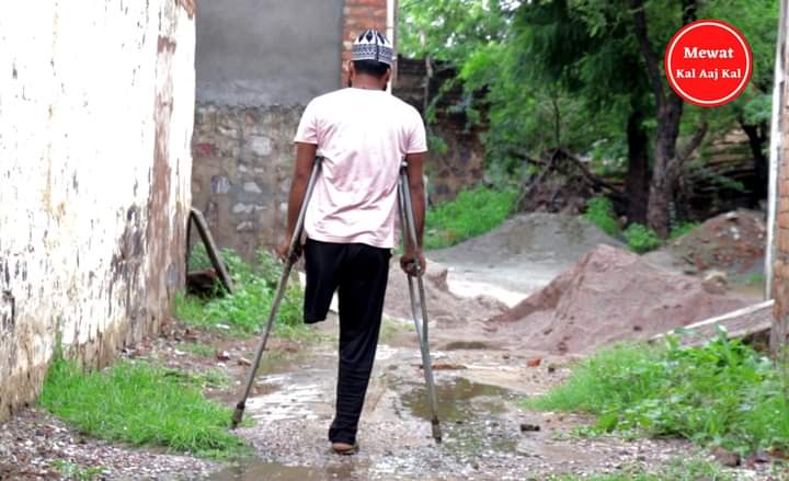 भाव बिना नहिं भक्ति जग, भक्ति बिना नहीं भाव ।
भक्ति भाव इक रूप है, दोऊ एक सुभाव ॥
#Mewati_doha #मेवाती_दोहा 
📸Waris Ibn Farooque 
🌍Satawari, Nagina