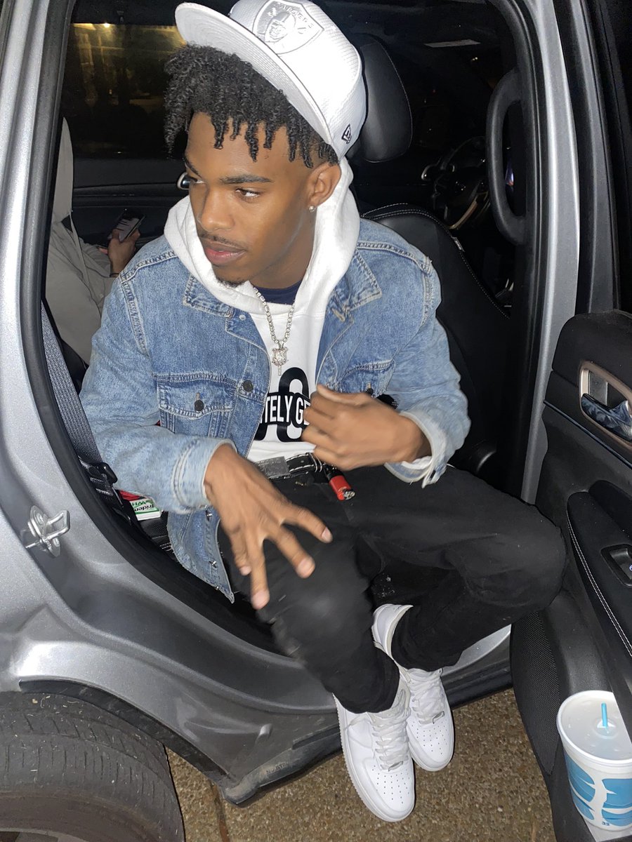 Tezzodavinci's tweet photo. Move a luh different im not like the averages 🏃🏾 Been Gettin Money I Just Choose to do this rap shit🥶🔋 https://t.co/zKcuOSLrQg