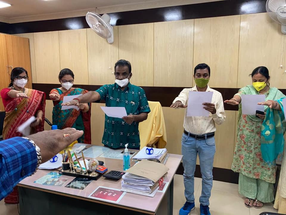 AgcsOdishaDca's tweet photo. Observance of Rashtriya Ekta Diwas (National Unity Day) and  pledge taking ceremony at Directorate of Cooperative Audit, Odisha on 31.10.2021. https://t.co/D9Mrczj28R