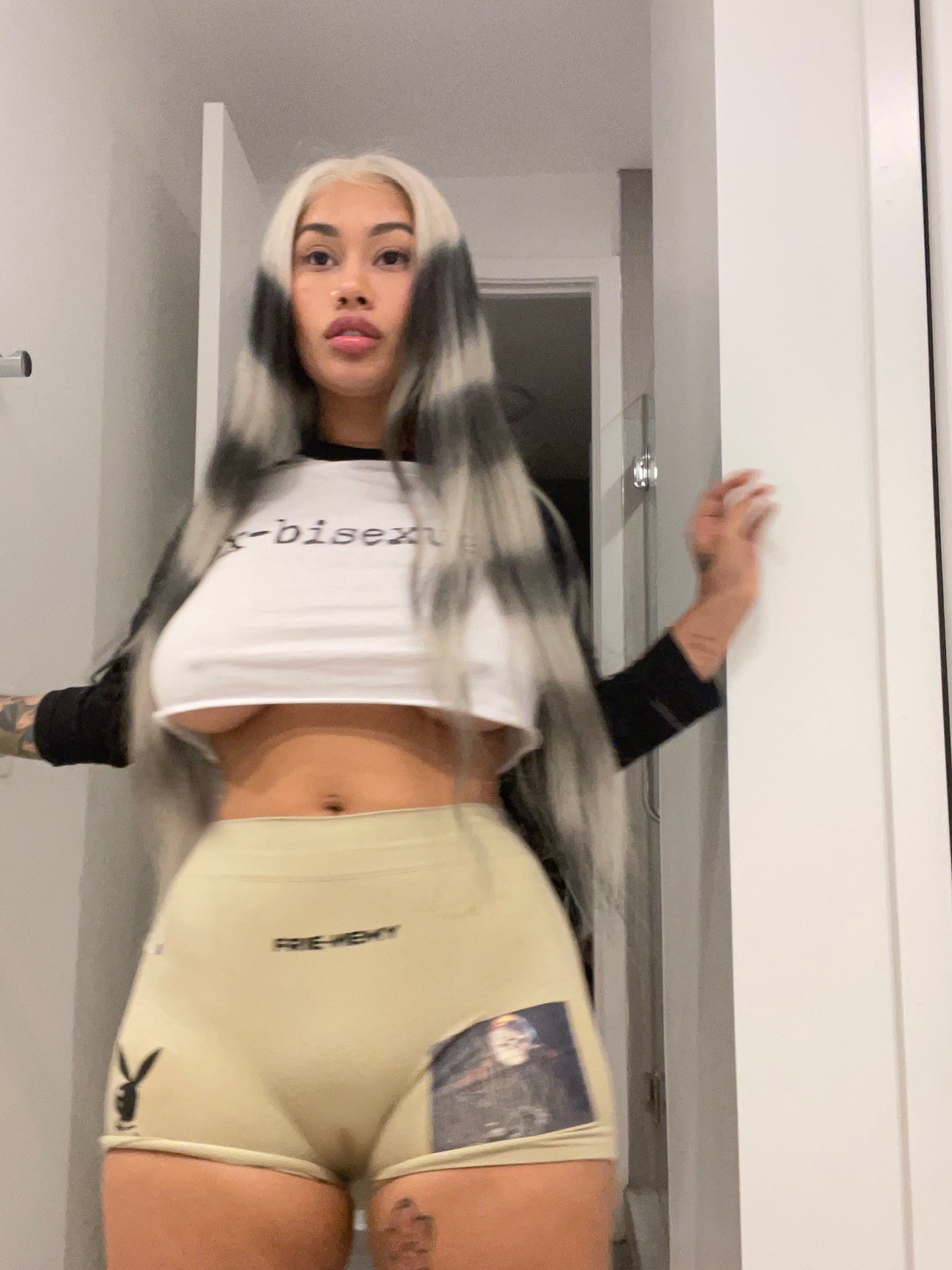 つ o ༽つ Moonformation💗 on Twitter: "Don’t mind my wet kitty https://t.co