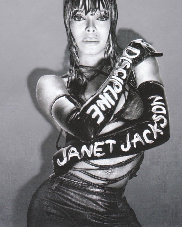 HalleBailey's tweet image. i need some discipline tonight don’t hold back🖤
#janet ..happy halleween 🥰🎃