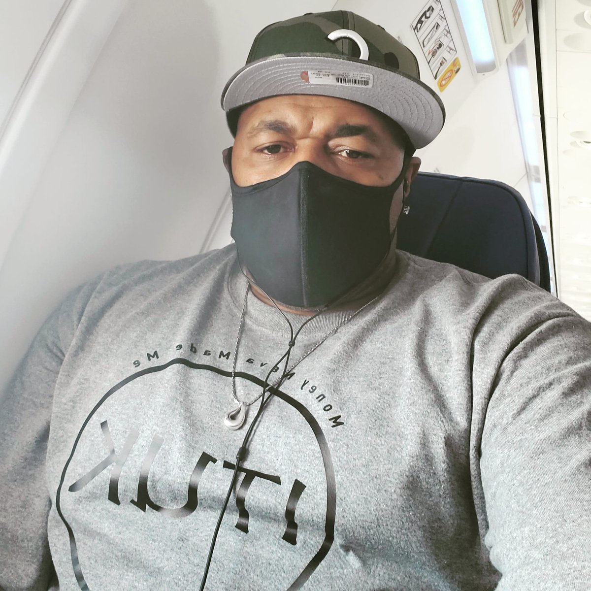 EntItuk's tweet photo. No Complaints #flukey #ituk #MoneyNevaMadeMeBeingBrokeDid #StayRealAnRealWillow #Chicago #Atlanta https://t.co/Cg2Icuwh26