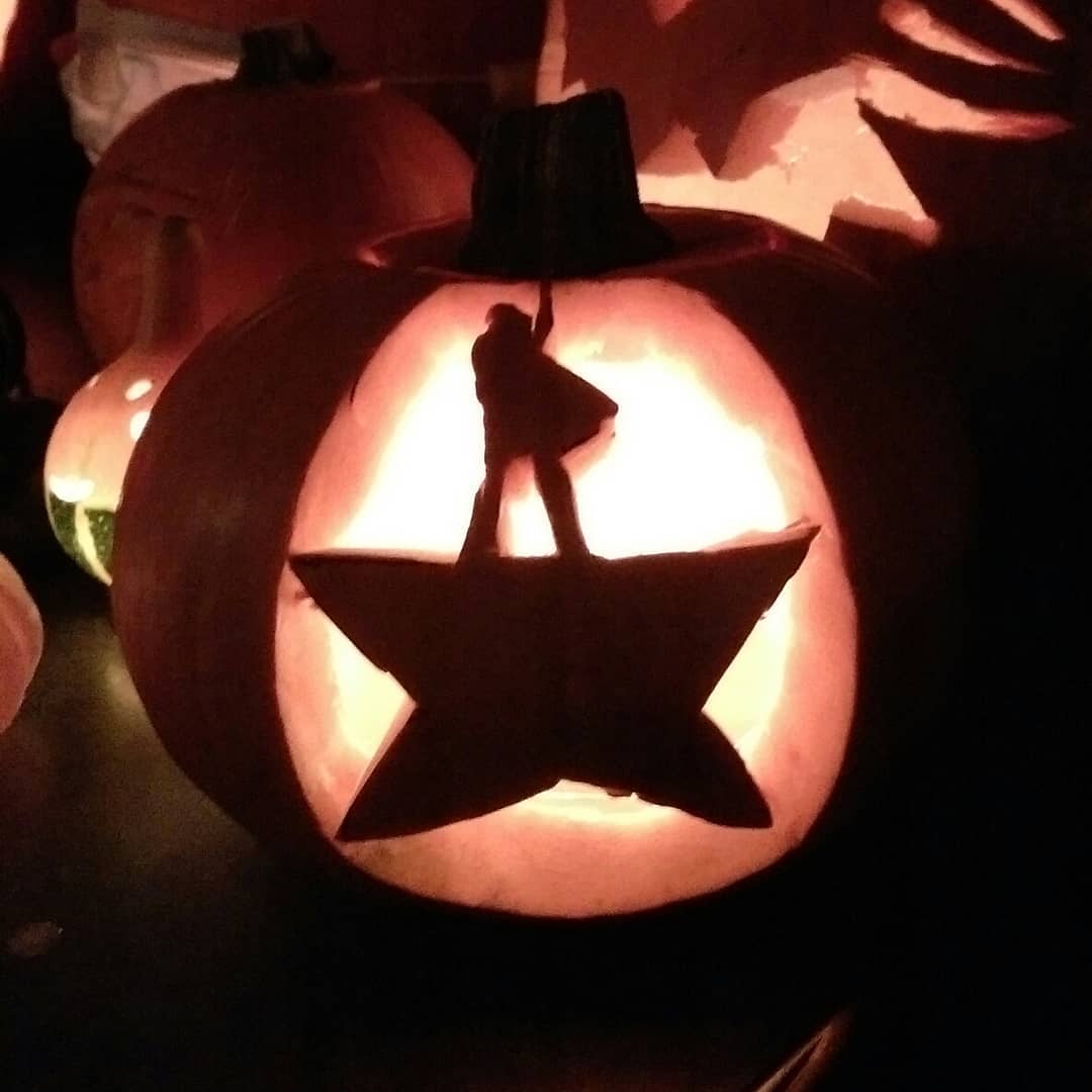 izzykao's tweet photo. My first time carving a pumpkin!🎃 Of course I had to make it a #Hamilween ❤ Not bad for first time, right? @HamiltonMusical @Lin_Manuel 😄 https://t.co/j9s52dwQmB