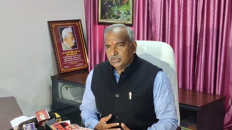 TheArvindPandey's tweet image. विधानसभा देहरादून स्थित कार्यालय से प्रेस वार्ता : लाइव

Link : m.facebook.com/story.php?stor…

#SchoolEducation | #SanskritEducation | #Sports | #YouthWelfare | #PanchayatiRaj | #Uttarakhand