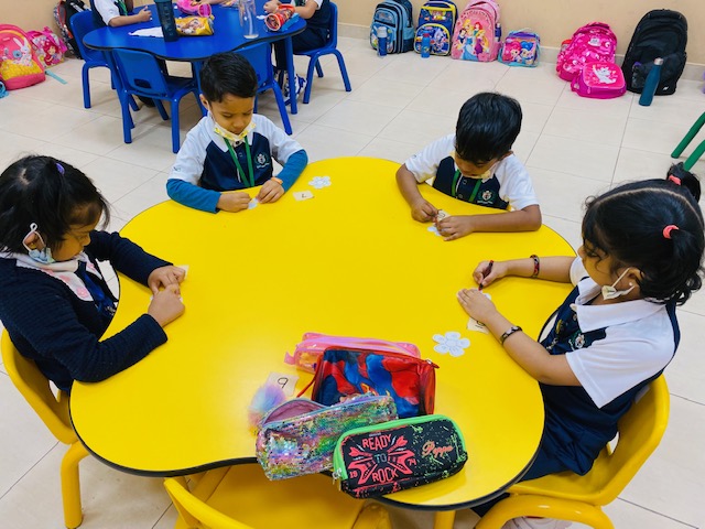 NewDelhiPrivate's tweet photo. “Science is simply the word we use to describe a method of organizing our curiosity” – Tim Minchin
EUREKA 2021 - Triggered the scientific fervor in varied ways among children through various fun-filled activities. #ndps #ndpssharjah #newdpsshj #shjspea @shjspea https://t.co/oYsA3v9l9N