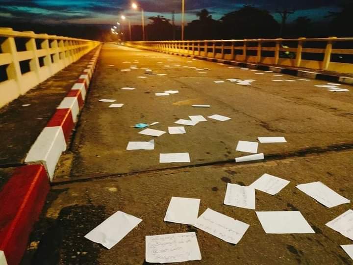 kayaprilnyein1's tweet photo. Revolutionary students in Seikgyi Khanaungto made a protest movement in defiance of Military dictatorship on this early morning.

MYANMAR NEEDS HELP
#Nov1Coup
#WhatsHappeningInMyanmar https://t.co/WJ4of0sqL7