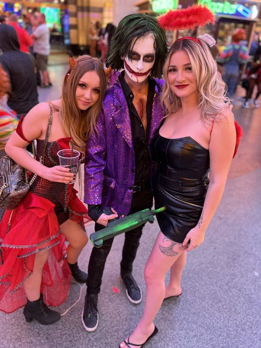 hell squad 👹 https://t.co/9X10yEgUFj