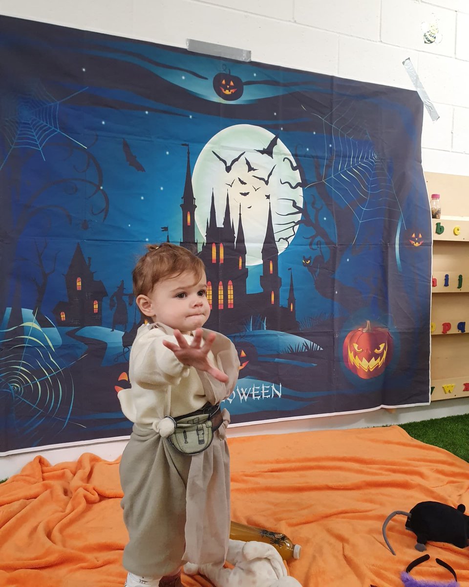 muzzy04's tweet photo. @HamillHimself Happy Halloween from this little jedi #halloween2021 #skywalker https://t.co/nVUygTaY7S