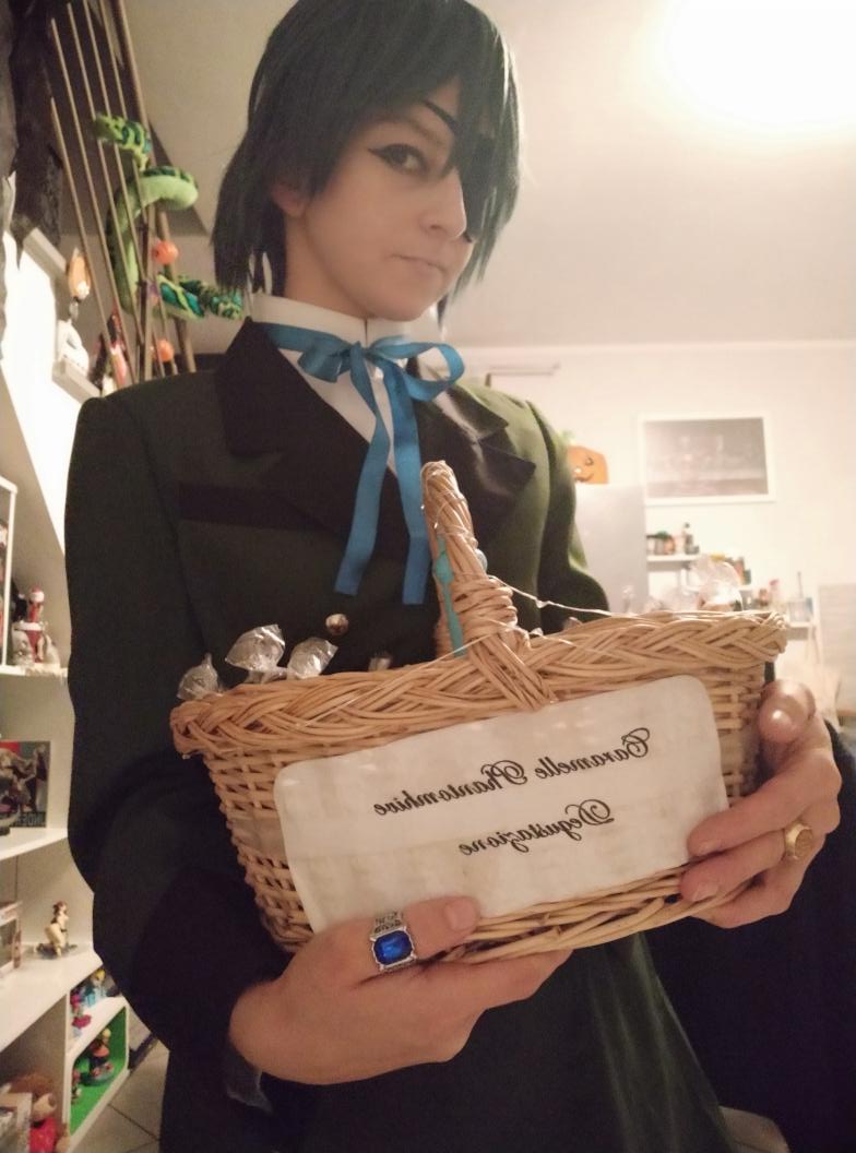 Giada51449791's tweet photo. Im ready for the last day at @LuccaCandG with Ciel Phantomhive and basket with more sweet 😁🥰

#LuccaCG21 #luccacomicsandgames #ciel #cielphantomhive #kuroshitsuji #sweet https://t.co/FTuFJIKeEY