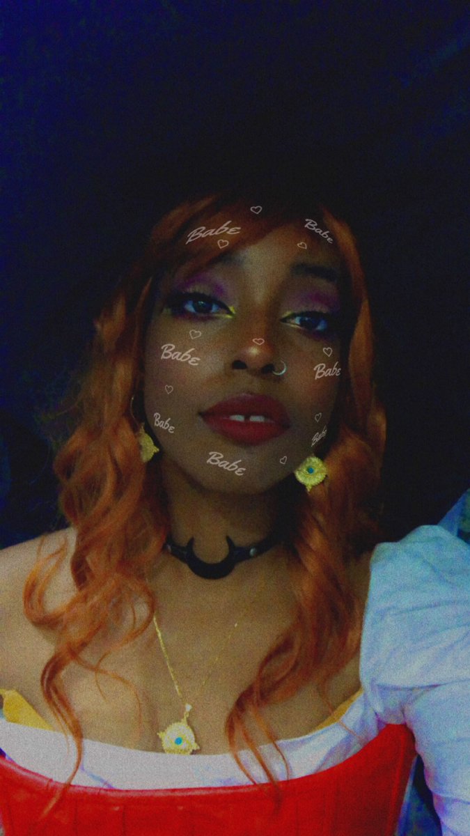 Rubiii_Moon's tweet photo. Scarlet Witch or Poison Ivy?🤔 
either way I didn't even leave the house I just gave out candy 😭😂
#halloween2021 #Halloween #cosplay #ScarletWitch #PoisonIvy #blackcosplayer https://t.co/h8gqWvcBBD
