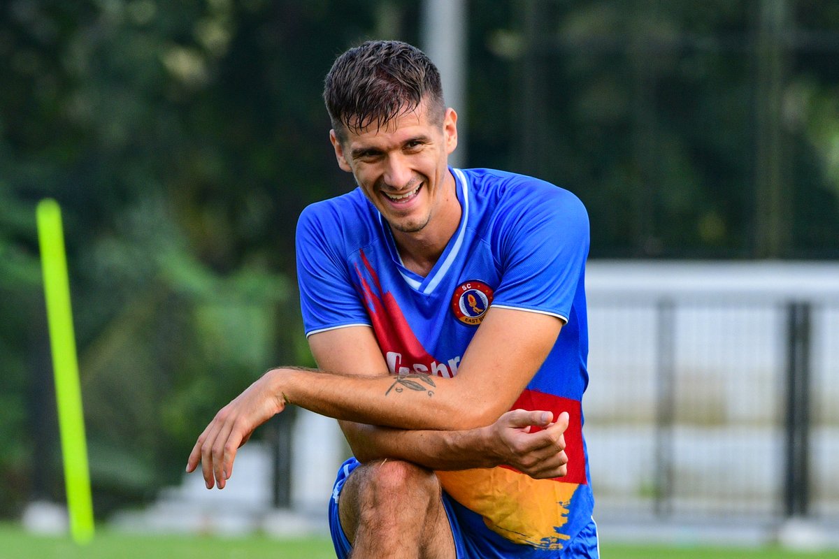 eastbengal_fc's tweet photo. .@IndSuperLeague month 𝙫𝙞𝙗𝙚𝙨.

#MondayMotivation #JoySCEastBengal #WeAreSCEB🔴🟡 

#HeroISL ⚽ https://t.co/TzuP0p9Efy