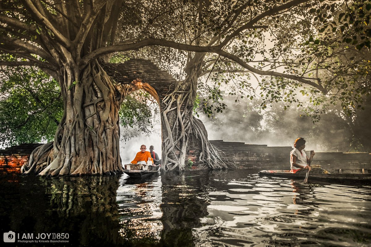 miscthailand's tweet image. "ทวิภพ"ประตูแห่งกาลเวลา ณ วัดพระงาม วัดเก่าแก่สมัยกรุงศรีอยุธยาที่ปรากฎชื่ออยู่ในนิราศนครสวรรค์ แต่งโดย พระศรีมโหสถ ระบุถึงการตามเสด็จสมเด็จพระนารายณ์มหาราชไปนครสวรรค์โดยกระบวนพยุหยาตราทางชลมารคในปีพุทธศักราช ๒๒๐๑ มีเส้นทางเริ่มจากอยุธยาและออกเดินทางไปตามแม่น้ำเจ้าพระยา  ผ่าน (๑)