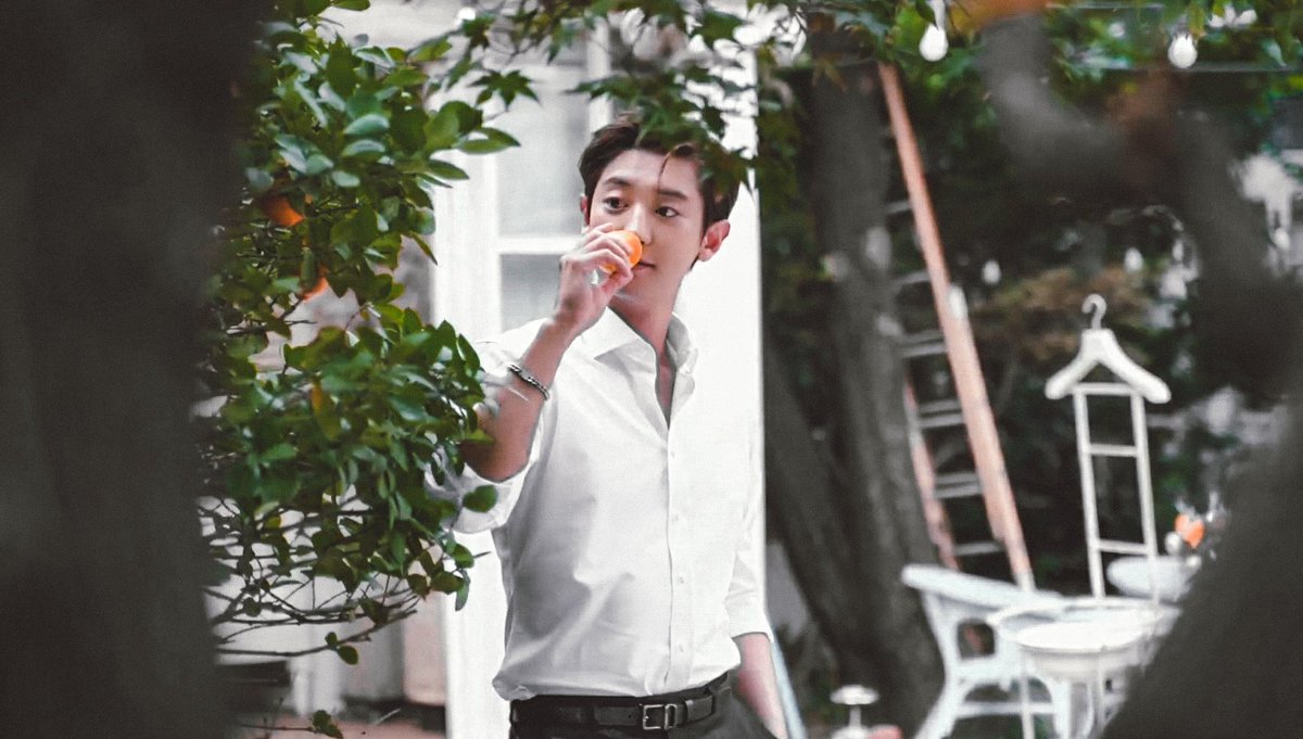 Day 1
Favorite Chanyeol photoshoot 
Damn your crazy loey🔥🔥🔥