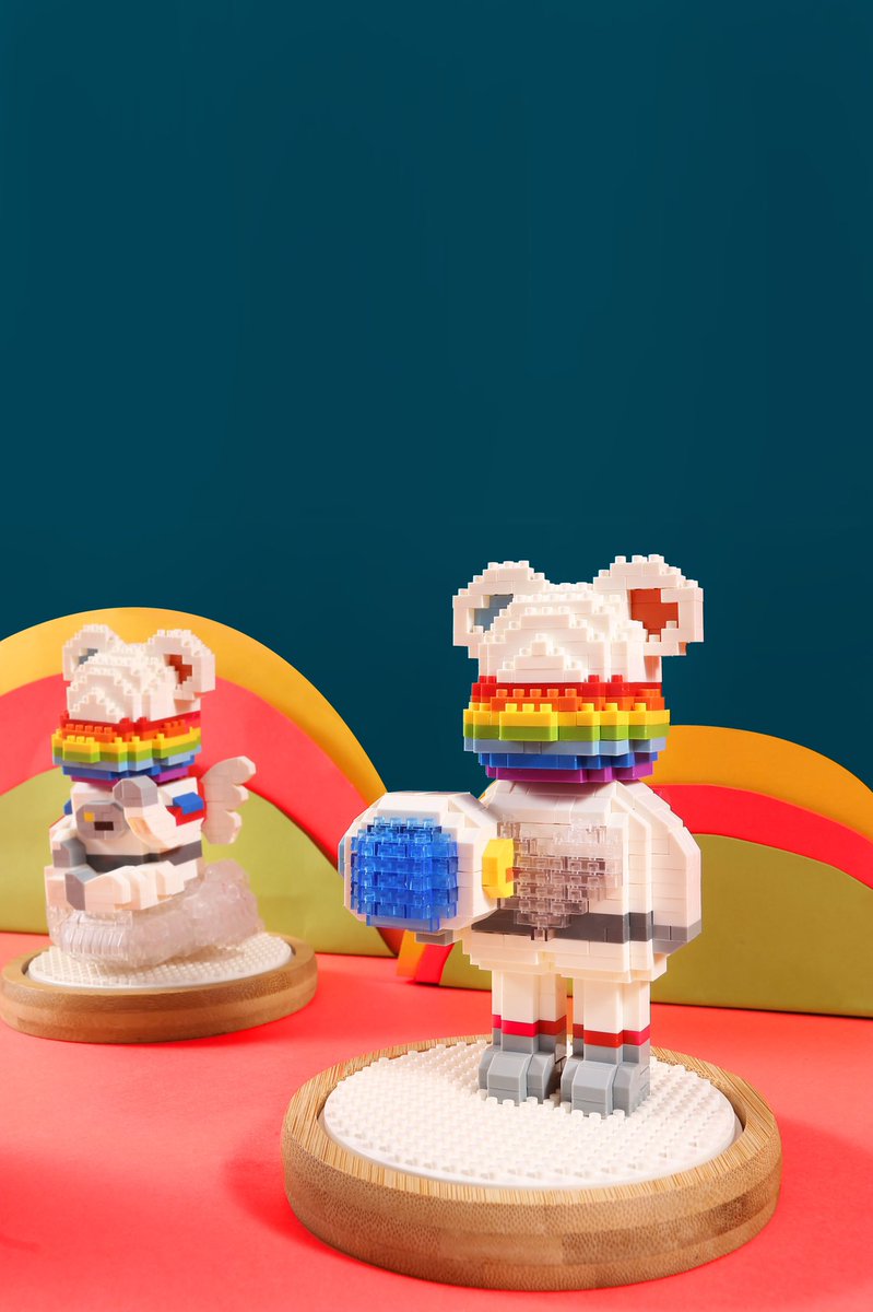 WiseHawkblock's tweet photo. Spacebaer!Come with light effects and display bottles!#wisehawkblock #nanoblock #lego #WiseHawk https://t.co/9aUzOlIDVM
