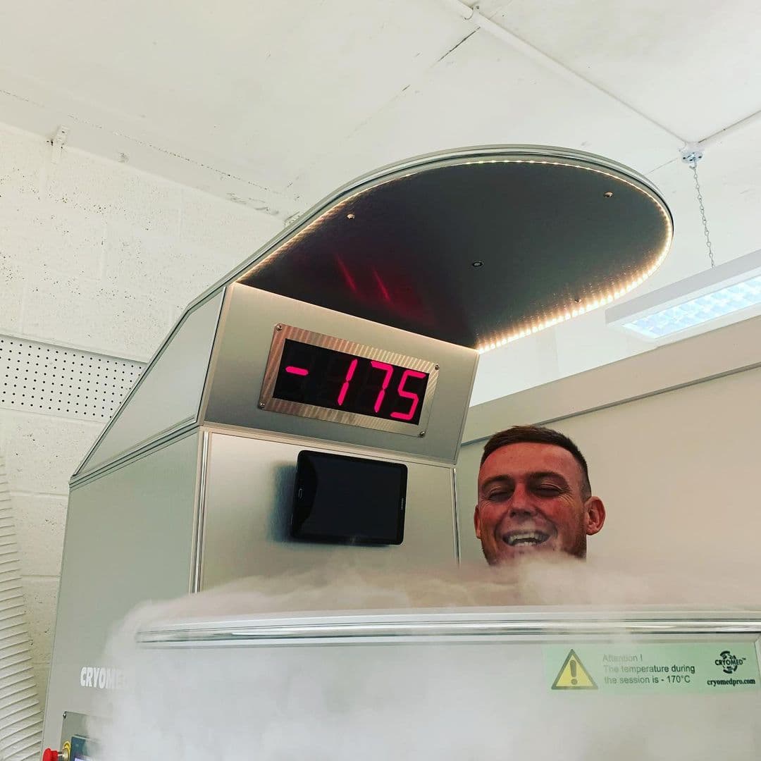 CryomedPro's tweet photo. With cryotherapy, your battery charge will always stay positive this autumn😀. https://t.co/QwS2bth76p