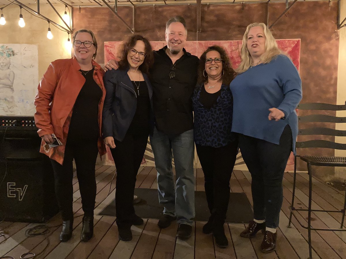 MaryDimino's tweet photo. Saturday night’s comedy show🎃 🎟performing at🎤#kilmyersoldbavarianinn with these talented friends @nancirichards @jeffreypaul17 @tracyrosenberg and Randi Kaplan💥 Come for the comedy, stay for the🍺🥨 https://t.co/ox0TDJCaZP